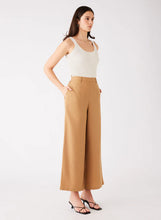 Load image into Gallery viewer, Esmaee - Fuse Pant - Tan
