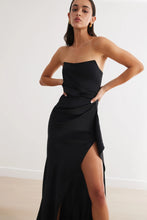 Load image into Gallery viewer, Lexi - Alzira Dress - Black

