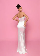 Load image into Gallery viewer, Nicoletta - Ivory Gown
